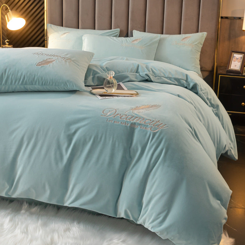 AuraHome x Jintian - European Lace-Embossed Velvet Bedding Set